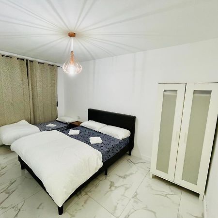 Queen Apartments Santa Coloma de Gramanet Exteriör bild