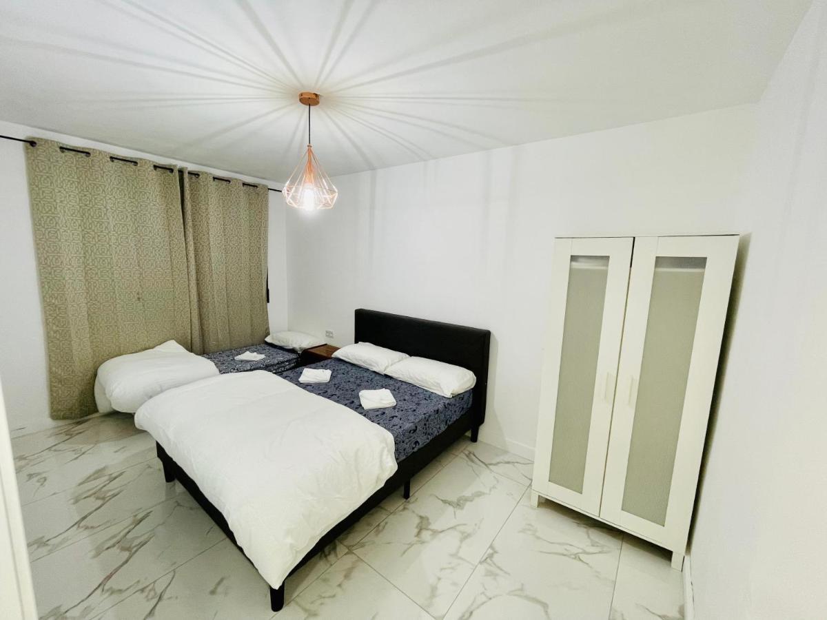 Queen Apartments Santa Coloma de Gramanet Exteriör bild